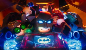 MV5BMjQxNzA4MDg2Nl5BMl5BanBnXkFtZTgwMjE2MjczMTI@._V1_SX1777_CR0,0,1777,744_AL_